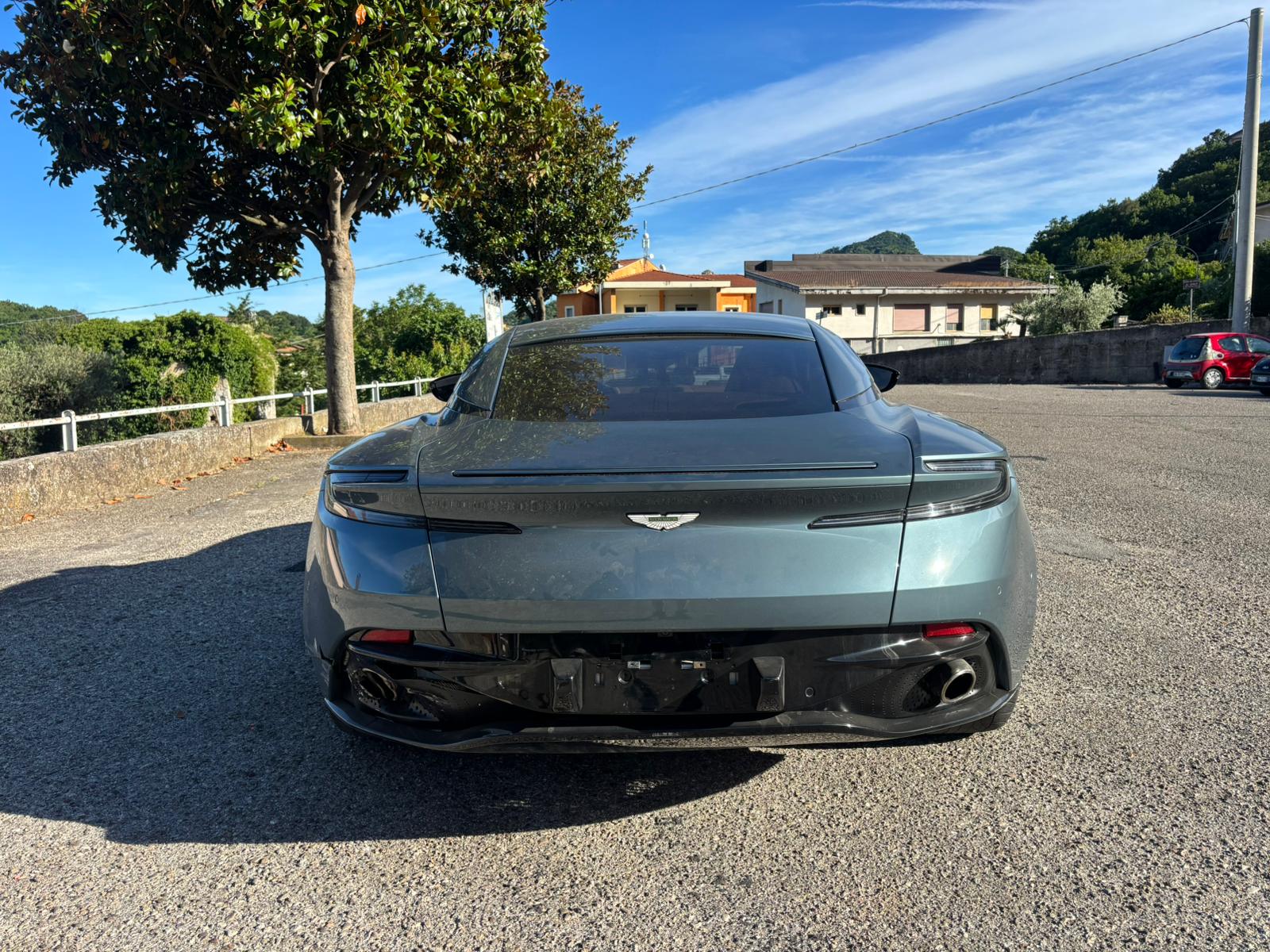 Aston Martin DB11 Vantage V12